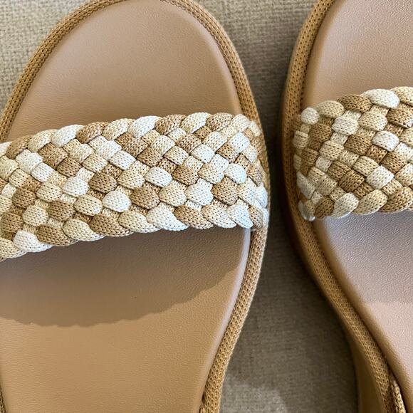 NWOB Rothy’s The Lightweight Wedge Sandal Beach Sand Woven, size 9.5 - Picture 3 of 9